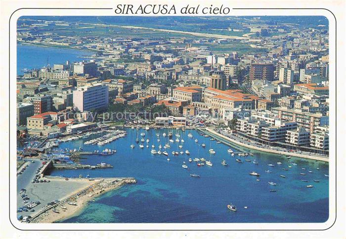 SIRACUSA Syrakus Sicilia IT Porto-Piccolo Hafen Segelboote Stadt Luftbild Meer K