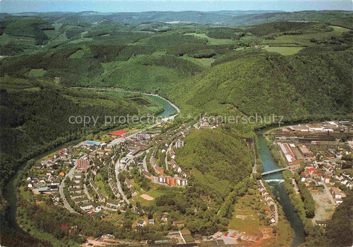 Werdohl NRW Sauerland Luftaufnahme Fluss Industriegebiet Wohnhaeuser Talstadt Hu