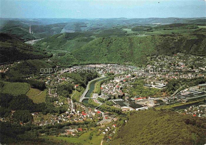 Werdohl NRW Sauerland Luftaufnahme Lenne Industriegebiet Wohnhaeuser Talstadt Wa