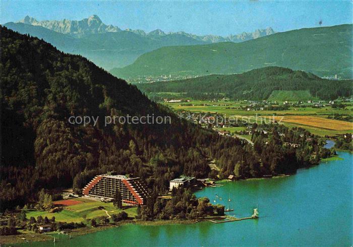 Landskron Ruine Ossiachersee Kaernten AT Fliegeraufnahme Ossiachersee Hotel See