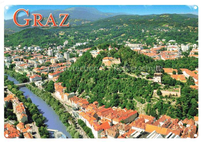 GRAZ Steiermark AT Fliegeraufnahme Schlossberg Mur Altstadt Uhrturm Daecher Ber