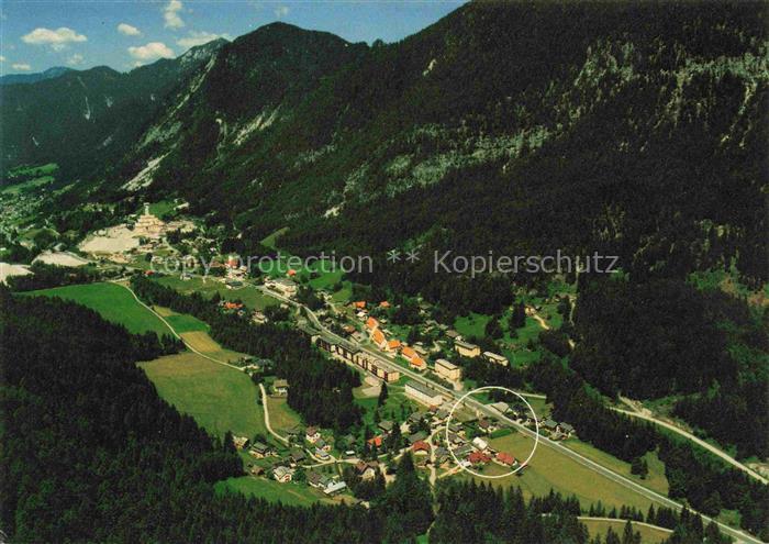Bad Bleiberg Kaernten AT Fliegeraufnahme Fruehstueckspension Tal Berge Wald Orts