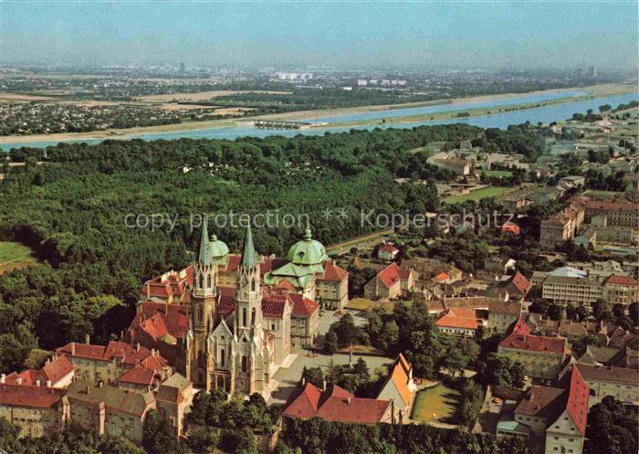 Klosterneuburg Augustiner-Chorherrenstift Stift Donau Luftbild Kahlenberg Altsta