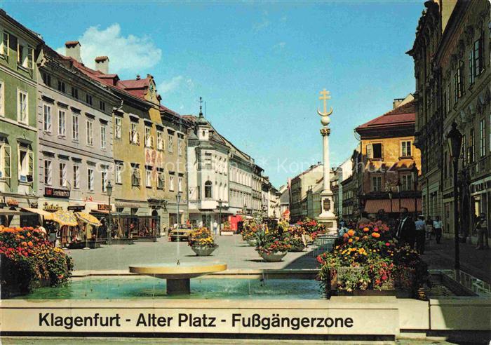 KLAGENFURT Woerthersee Kaernten AT Alter-Platz Fussgaengerzone Dreifaltigkeitssa