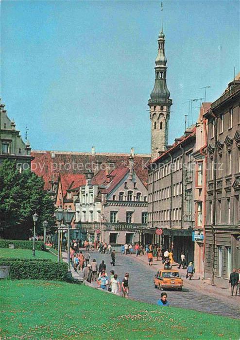 TALLINN Reval Estonia Harju-Street Rathausturm Altstadt Fussgaenger Kopfsteinpfl