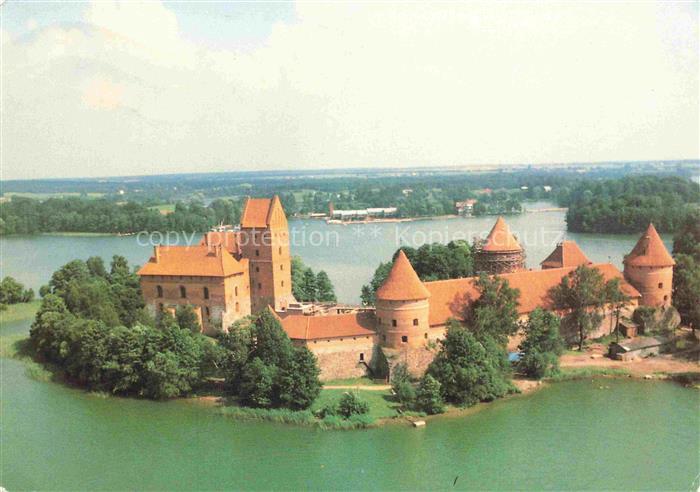Trakai Traku Lithuania Trakų-Salos-Pilis Wasserburg Insel See Luftaufnahme Tuerm