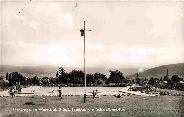 Eschwege Freibad Schwalbenpfad Werratal Schwimmbad Flaggenmast Badebesucher Tal