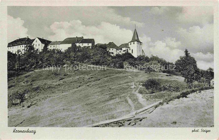Kronenburg Eifel Dahlem Euskirchen NRW Eifel Kirchturm Dorf Huegel Wiese Weg Hae