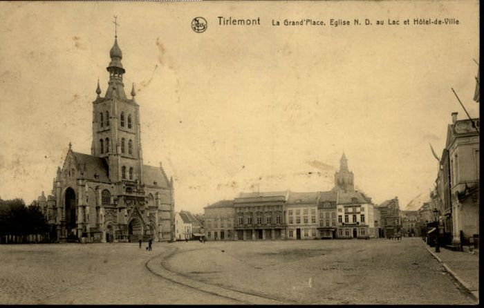 Tirlemont Grand Place Eglise Hotel-de-Ville