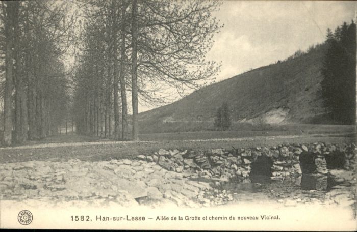 Han-sur-Lesse Allee Grotte