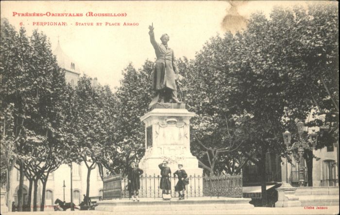 Perpignan Statue Place Arago