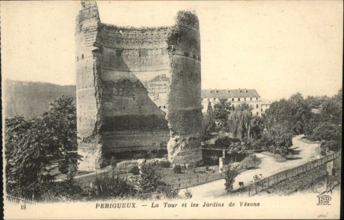 Perigueux Tour Jardin Vesone