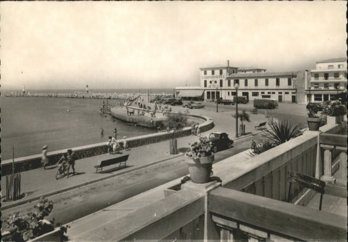 Le Grau-du-Roi Gard Le Grau-du-Roi Promenade Jetee Phares