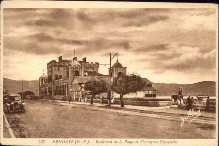 Hendaye Pyrenees Atlantiques Boulevard Plage Montagnes Espagnoles