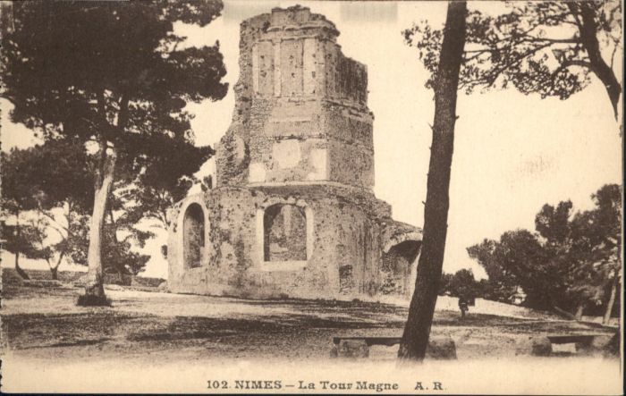 Nimes Tour Magne