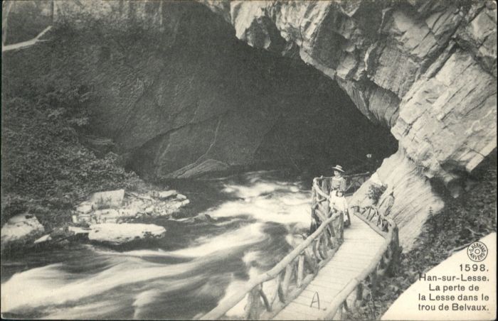 Han-sur-Lesse Hoehle Grotte Schlucht