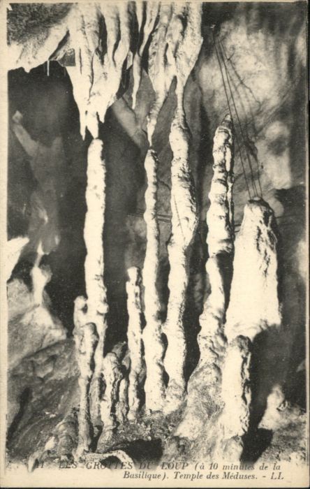 Luz-Saint-Sauveur Hautes Pyrenees Luz-Saint-Sauveur Höhle Grotte Loup