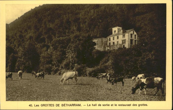 Saint-Pe-de-Bigorre Grotte Hall Restaurant