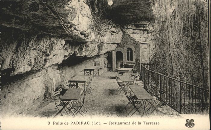 Padirac Höhle Grotte Restaurant Terrasse Puits