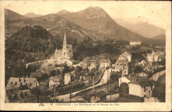 Lourdes Hautes Pyrenees Lourdes Route Pau Basilique Basilika