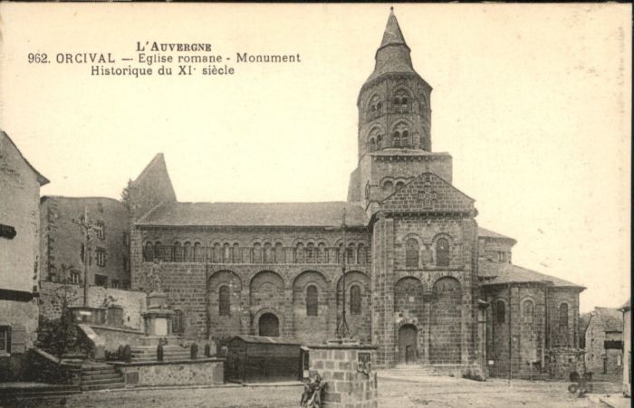 Orcival Eglise Monument