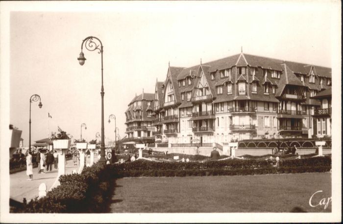 Trouville-sur-Mer Plage Maison Normandes Jardin Casino