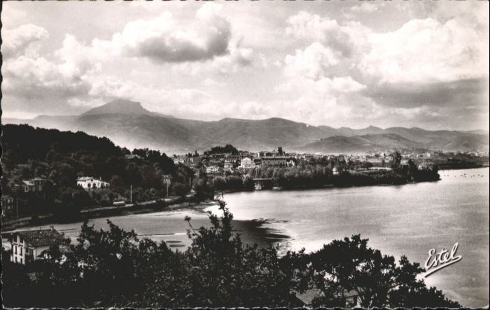 Hendaye Pyrenees Atlantiques Baie Chingoudy
