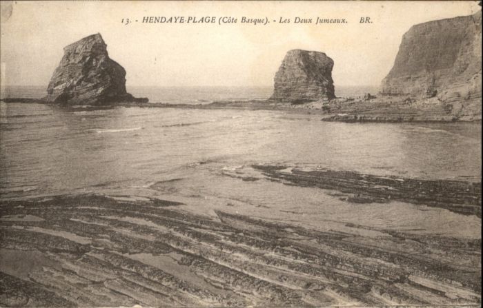 Hendaye Pyrenees Atlantiques Deux Jumeaux