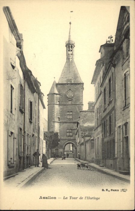 Avallon Tour Horloge