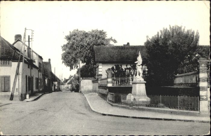 Hery Yonne Grande Rue Monuement aux Morts