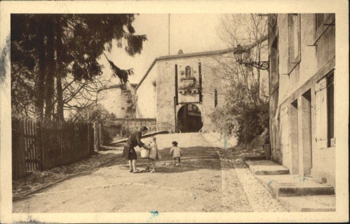 Langres Porte Henri IV Tour