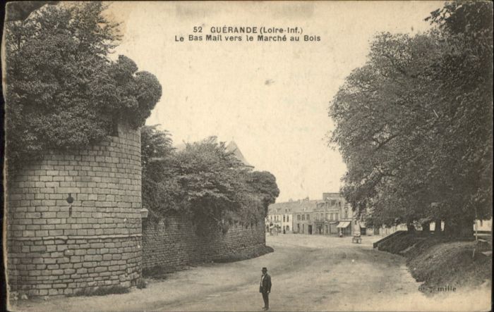 Guerande Bas Mail Marche Bois