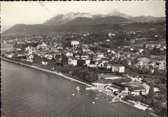 Evian-les-Bains Haute Savoie Evian-les-Bains Plage Ville Dent d_Oche