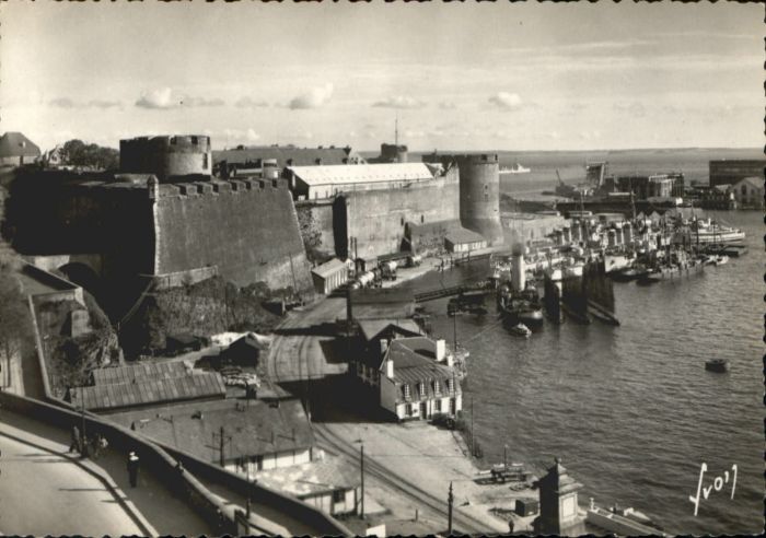 Brest 29 Brest Chateau Fort Avant Port
