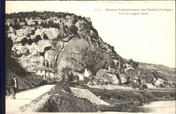 Les Eyzies-de-Tayac-Sireuil Vue de Laugerie Haute