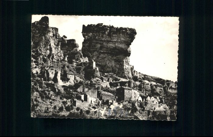 Gordes Chateau de Peyrelade