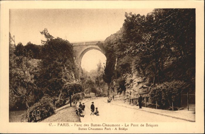 Paris Parc des Buttes Chaumont Le Pont de Bri