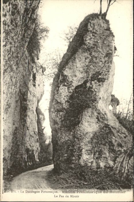 Peyzac-le-Moustier Moustier Le Pas du Miroir