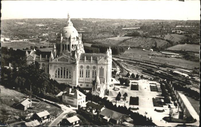 Lisieux Fliegeraufnahme La Basilique