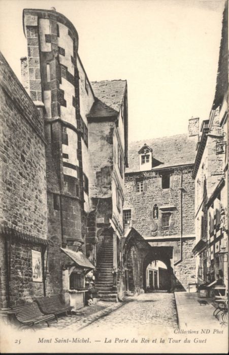 Le Mont-Saint-Michel La Porte du Roi la Tour du Guet