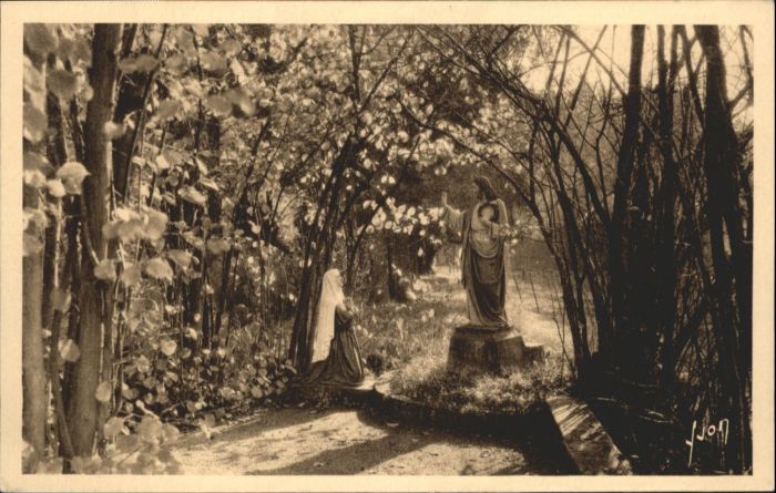Paray-le-Monial Jardin du monastere de la Visitation