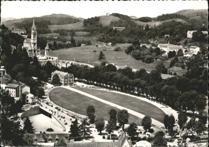 Lourdes Hautes Pyrenees Lourdes La Basilique