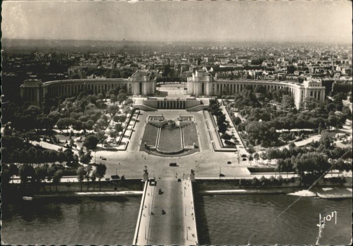 Paris Fliegeraufnahme Le Palais de Chaillot