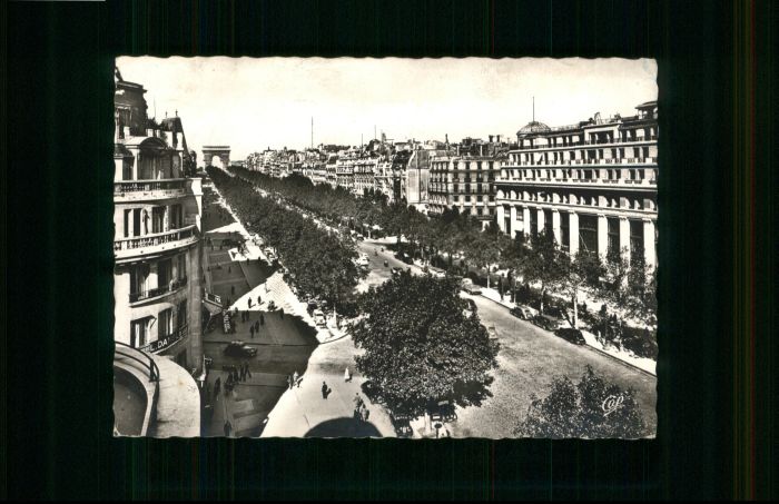 Paris L'Avenue de Champs Elysees