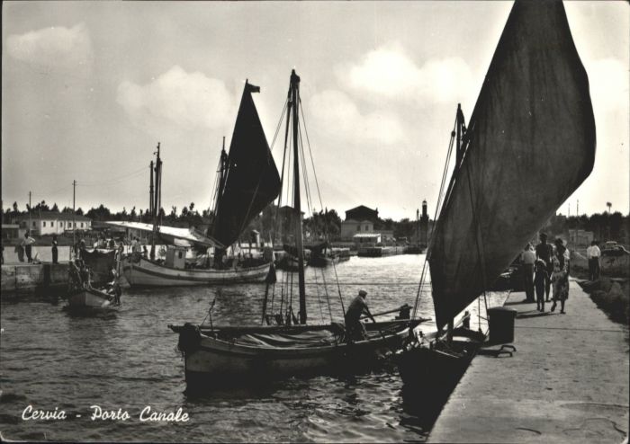 Cervia Portocanale Schiff