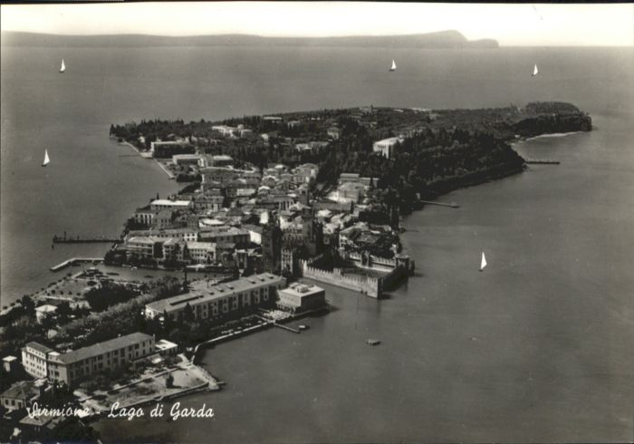 Sirmione Lago di Garda Sirmione Fliegeraufnahme Lago Garda