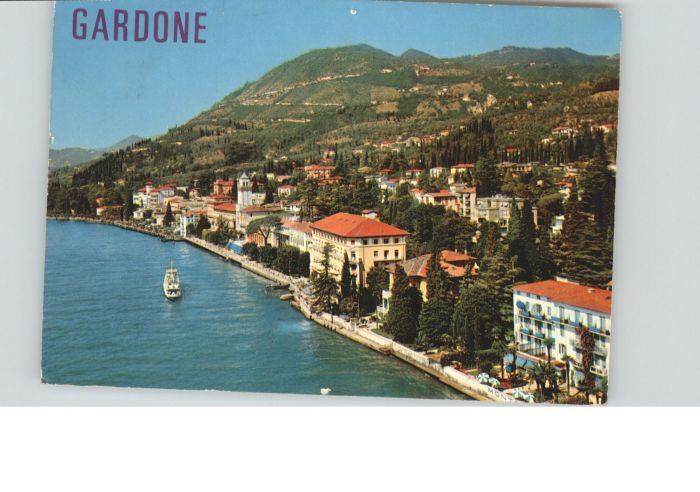 Gardone Garda Gardone Lago Garda Riviera Fliegeraufnahme Gardasee