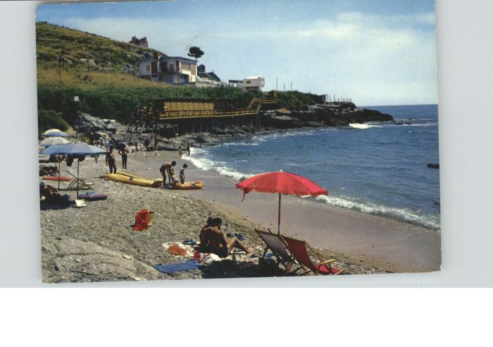 Scauri Spiaggia Sassolini