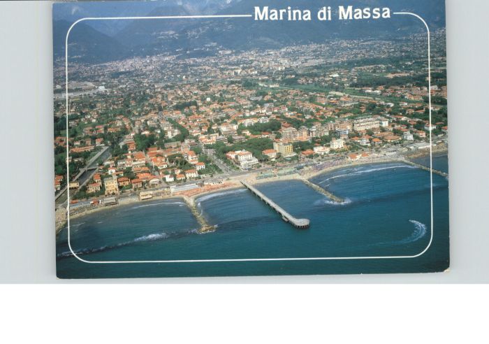 Marina di Massa Fliegeraufnahme