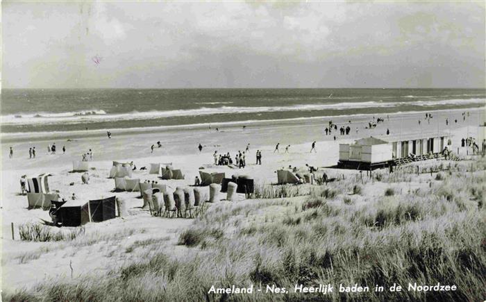 Nes Ameland Friesland NL Heerlijk baden in de Noordzee